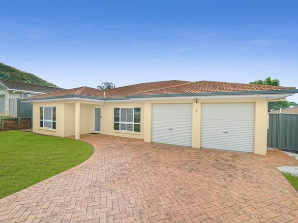 4 Grimes Close, Kanimbla QLD 4870