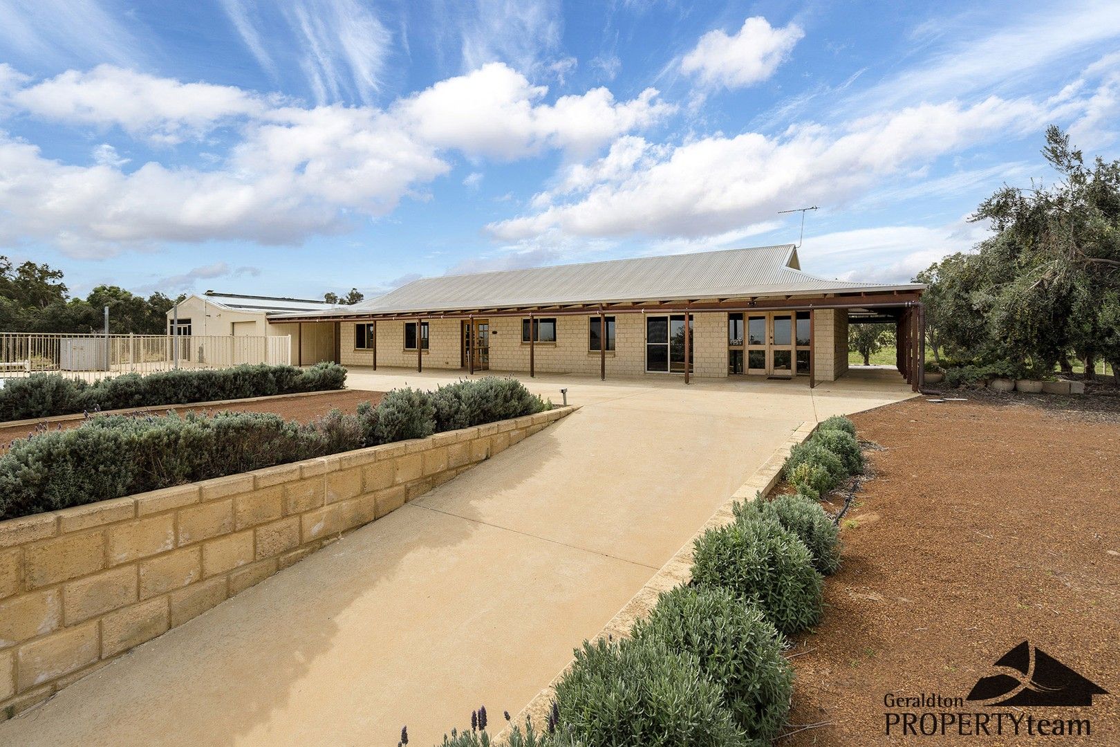 33 ber Road, Moresb Property History & Address Research Domain