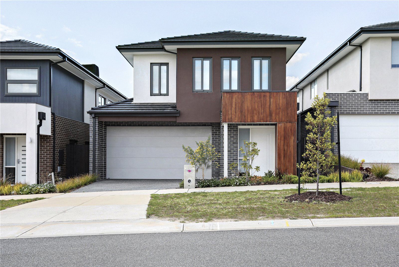 4 bedrooms House in 81 Verdant Street WANTIRNA SOUTH VIC, 3152