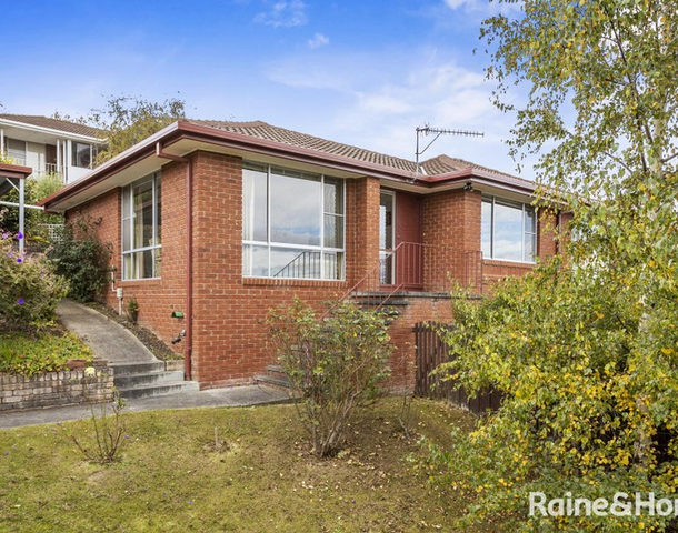 29 Woodlands Drive, Blackmans Bay TAS 7052