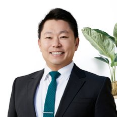 Mike Lao, Sales representative
