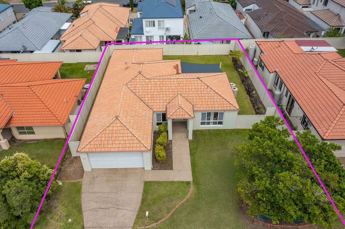 9 Golden Bear Drive, Arundel QLD 4214