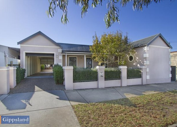 75 Temple Street, Heyfield VIC 3858