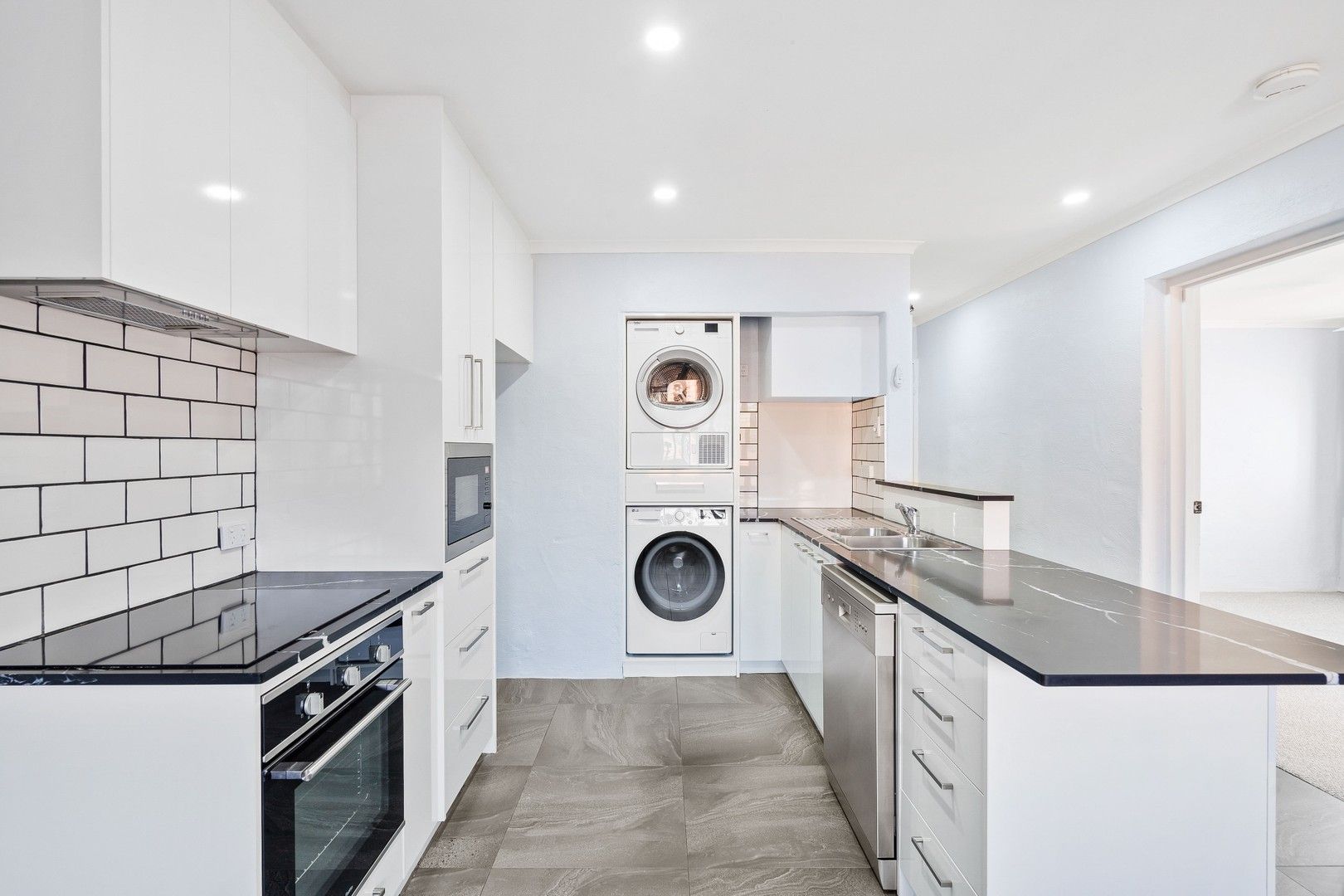 2 bedrooms Apartment / Unit / Flat in 46/98 Mandurah Terrace MANDURAH WA, 6210