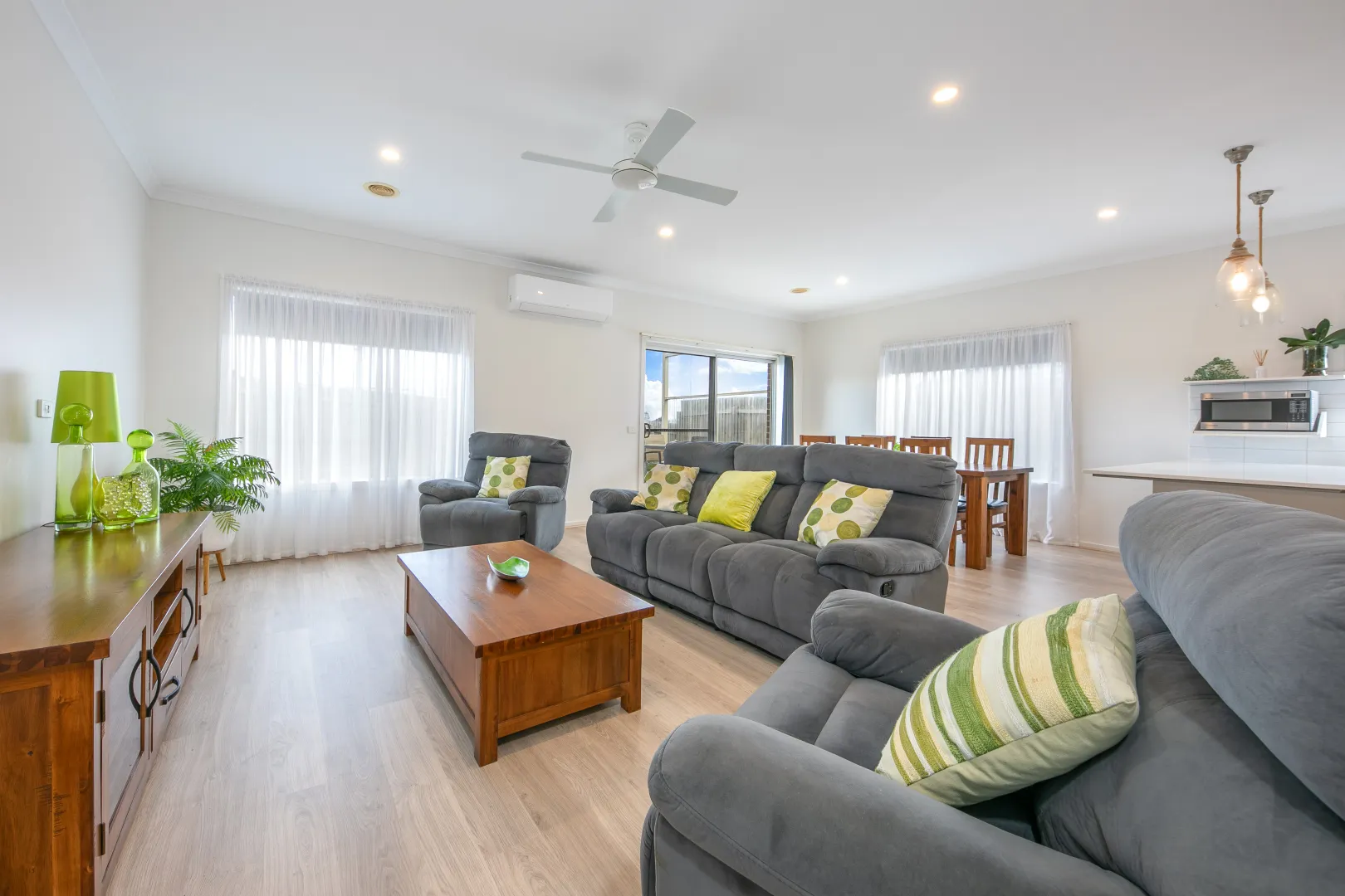 House in Sunbury - View 3