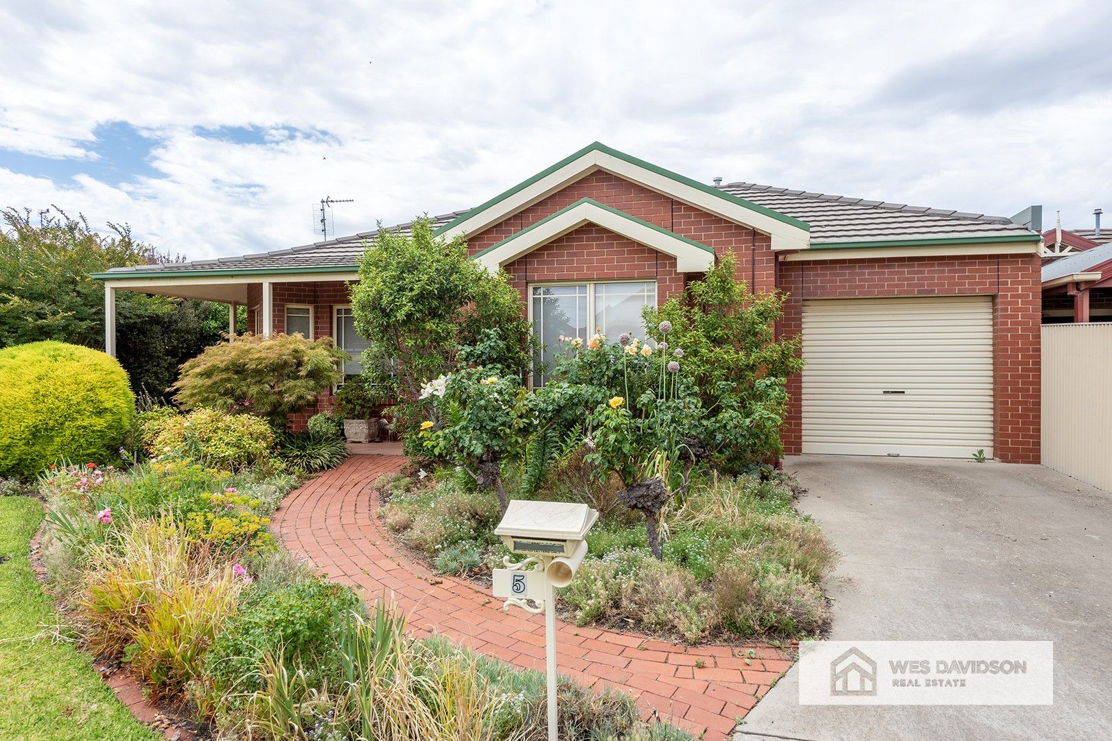 2 bedrooms Townhouse in 5 Magee Court HORSHAM VIC, 3400