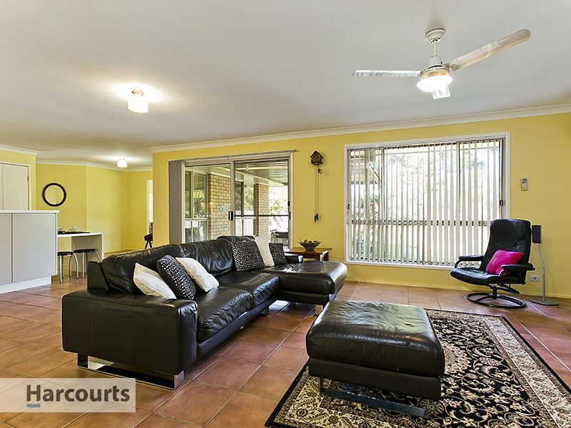 8 Dundee Place, Upper Kedron QLD 4055, Image 1