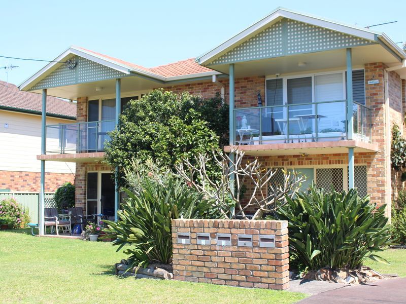 2 bedrooms Apartment / Unit / Flat in 2/24 Jubilee Parade HALLIDAYS POINT NSW, 2430