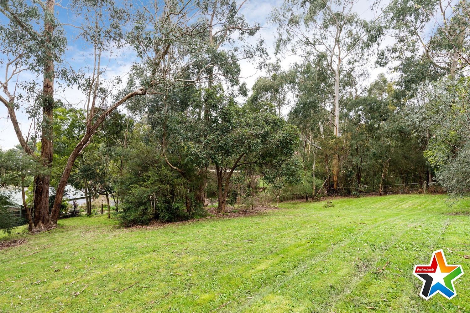 12 Farrar Way, Wandin North VIC 3139, Image 2