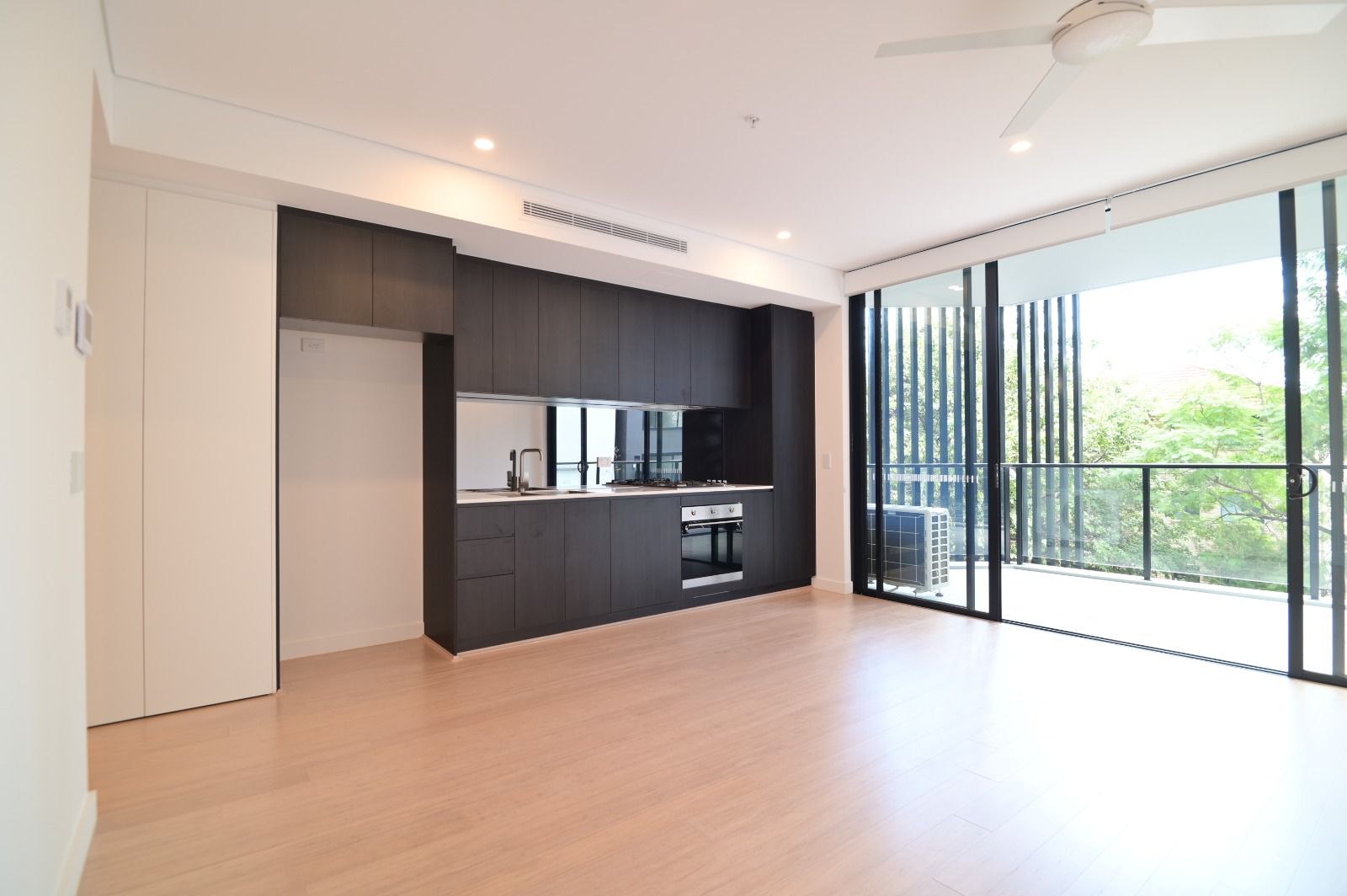 1 bedrooms Apartment / Unit / Flat in 102/16-24 Thallon Street CARLINGFORD NSW, 2118