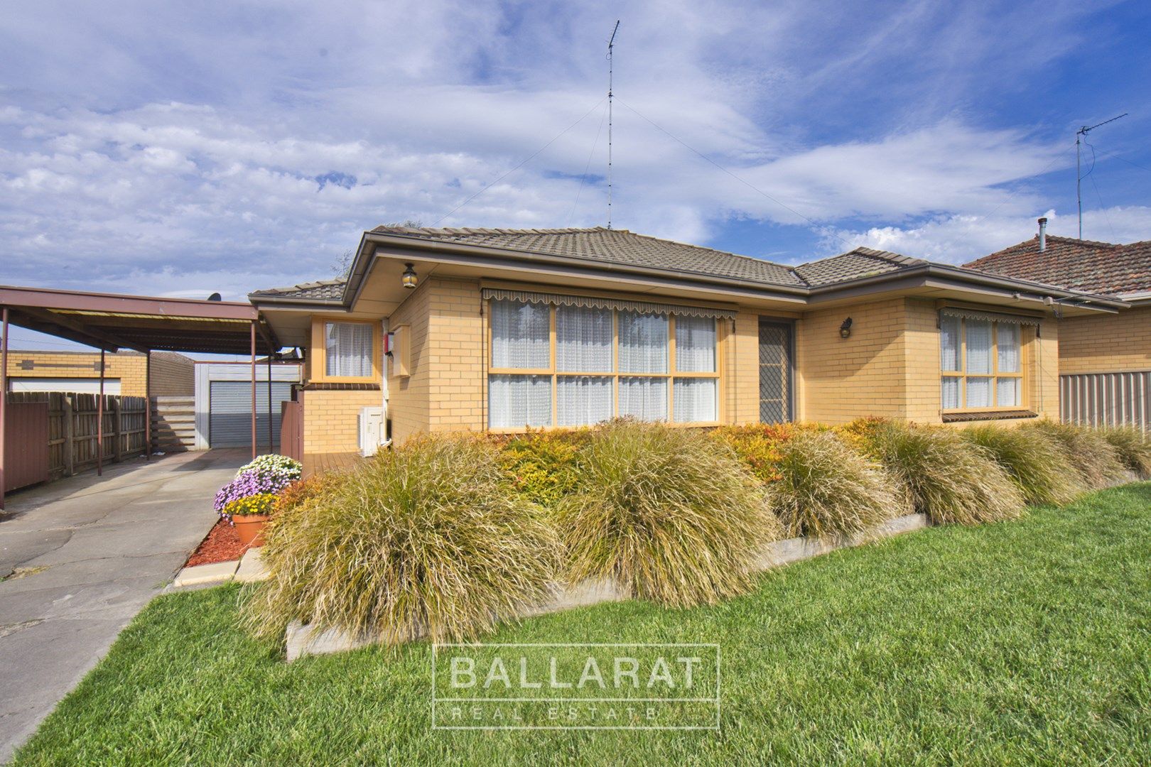 3 bedrooms House in 12 Elizabeth Street WENDOUREE VIC, 3355