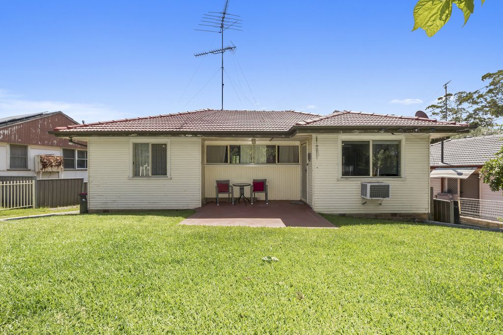 5 Busby Road, Busby NSW 2168, Image 0