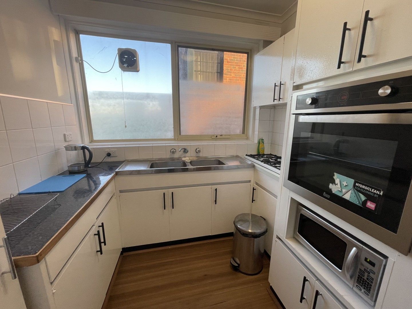 3 bedrooms Apartment / Unit / Flat in 1/19 Cantala Avenue CAULFIELD NORTH VIC, 3161