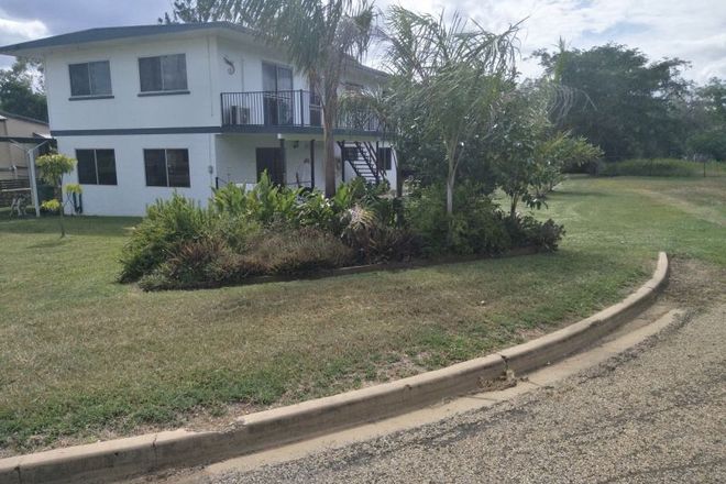 Picture of 42 Third Avenue, SCOTTVILLE QLD 4804
