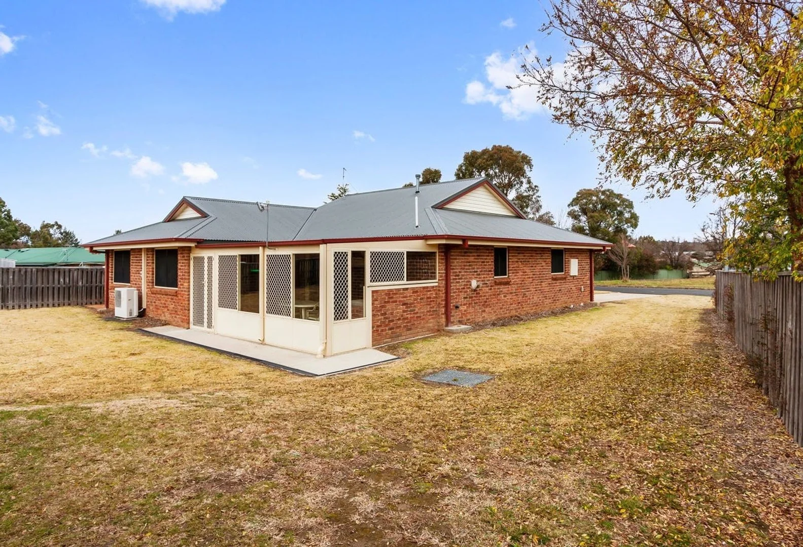 Additional image 8 of 9 Samuelson Crescent, Armidale NSW 2350