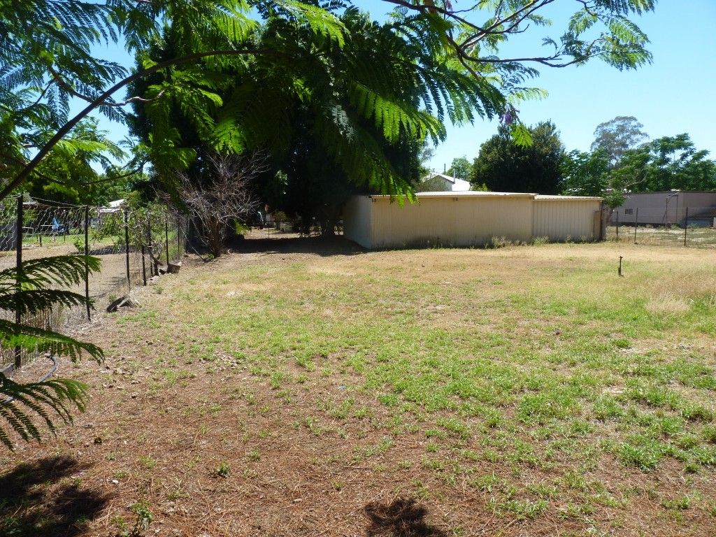 84 Grey Street, St George QLD 4487, Image 2