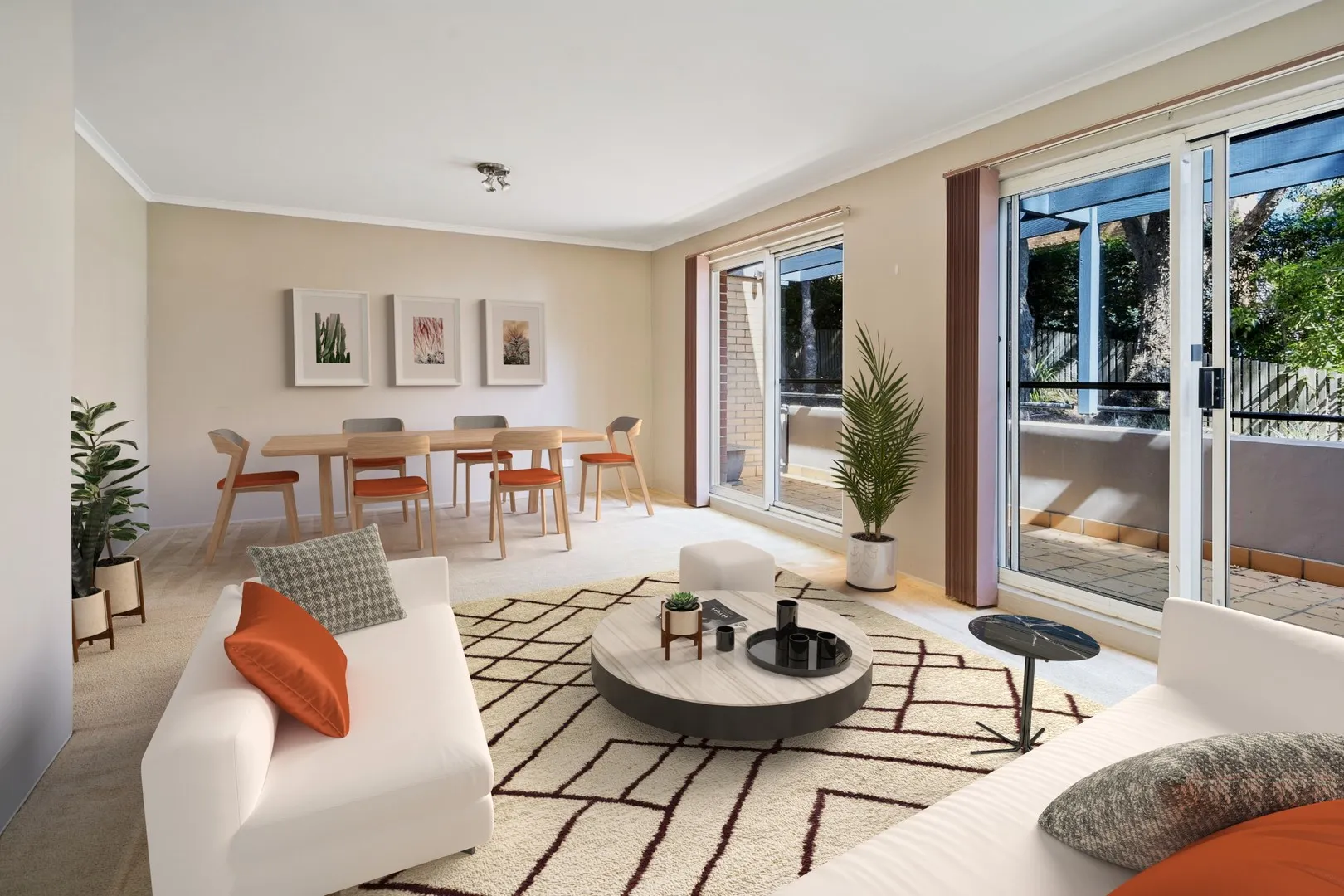 Large One Bedroom Apartment in Secure Complex