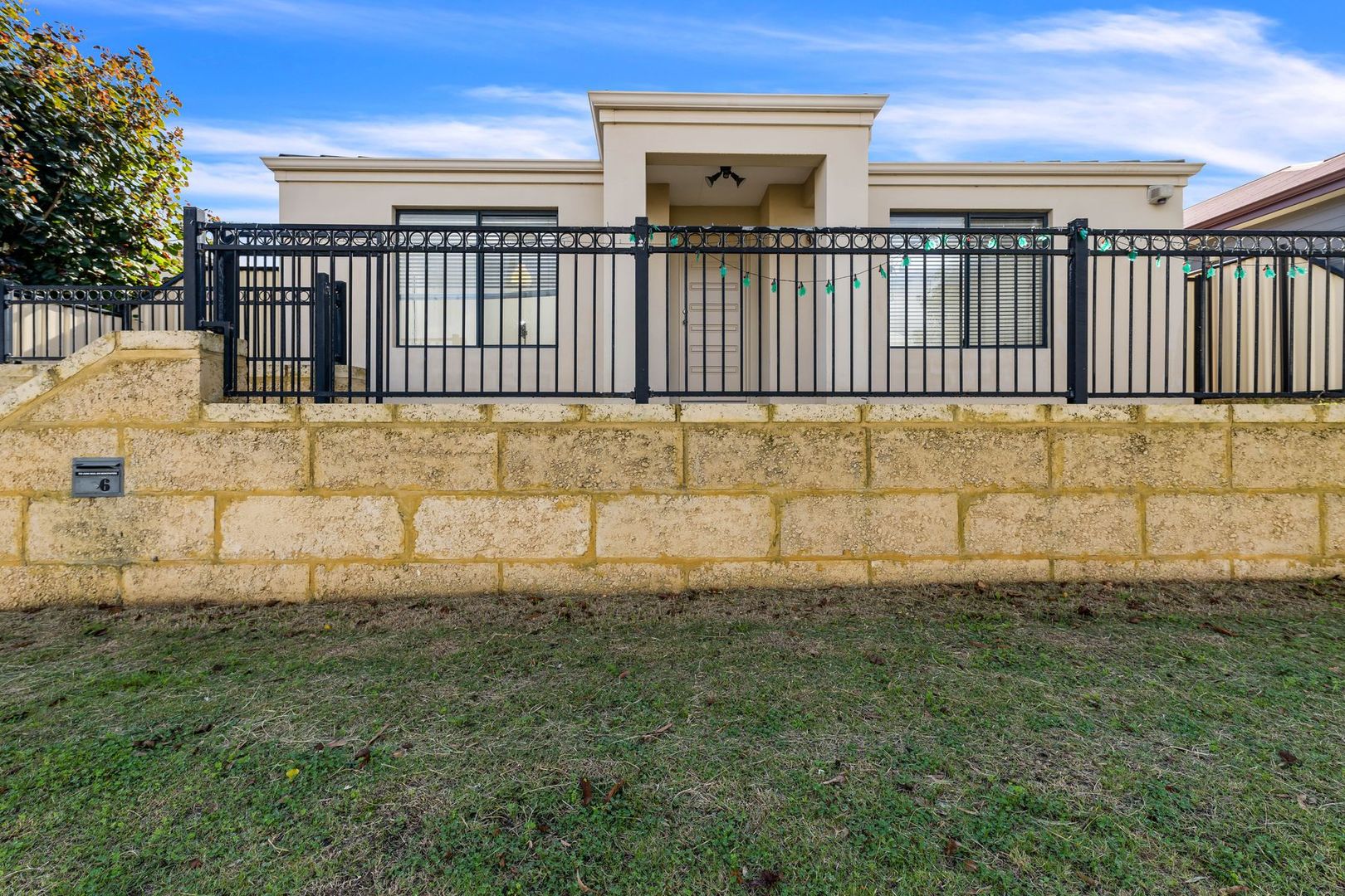 4 bedrooms House in 6 Stanmore Place CLARKSON WA, 6030