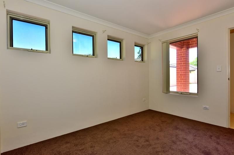 4/15 Mathoura Street, Midland WA 6056, Image 2