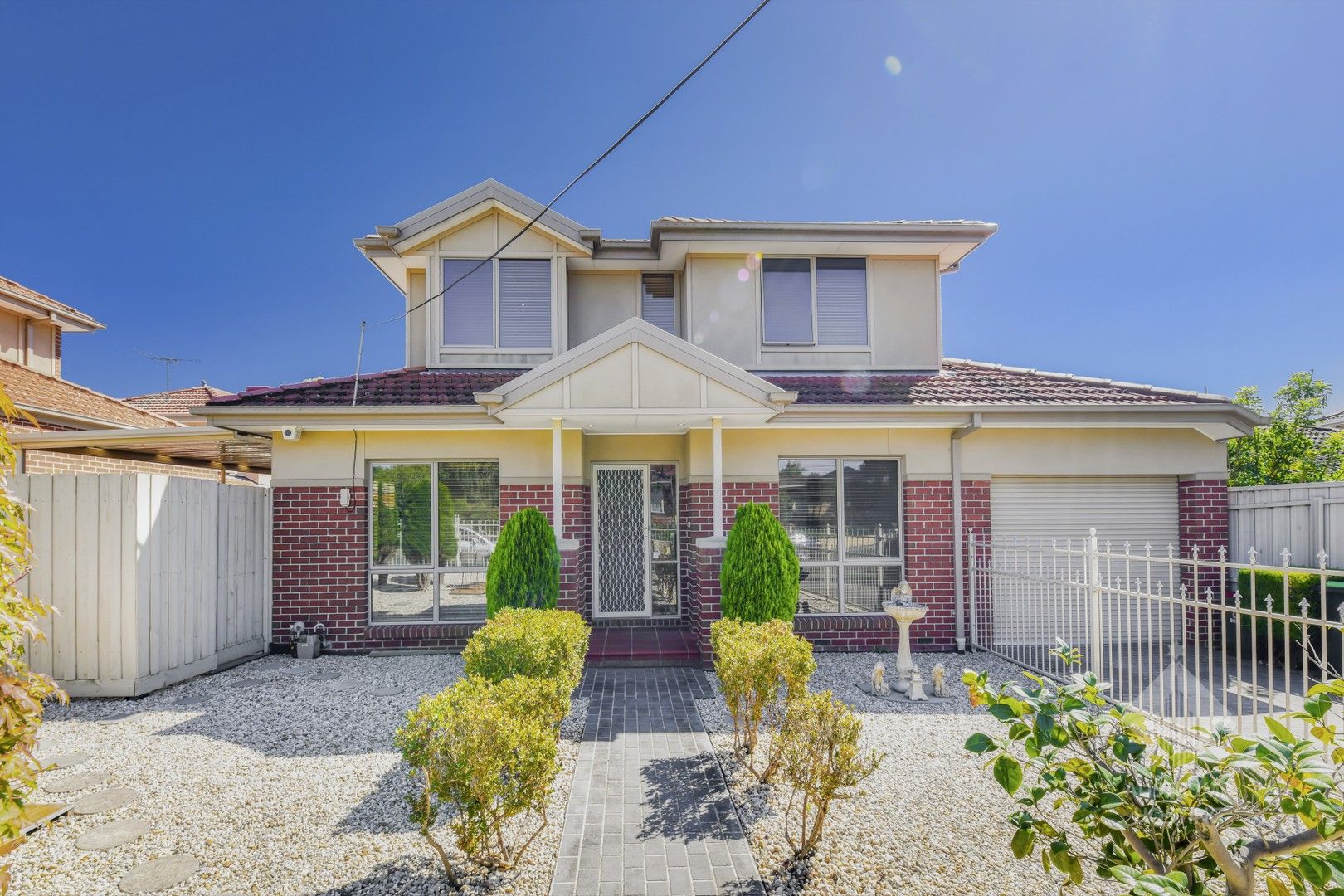 3 bedrooms Townhouse in 5 Travers Cres BURWOOD EAST VIC, 3151