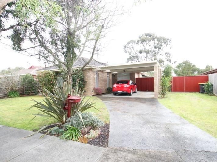 3 bedrooms House in 111 King Arthur Drive GLEN WAVERLEY VIC, 3150