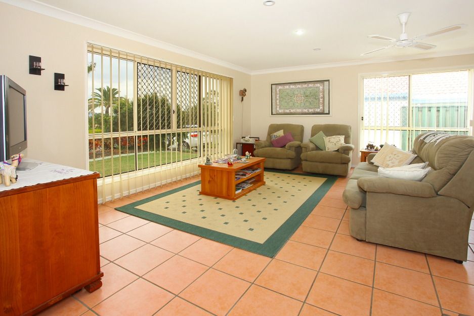18 Marble Arch Place, Arundel QLD 4214, Image 1