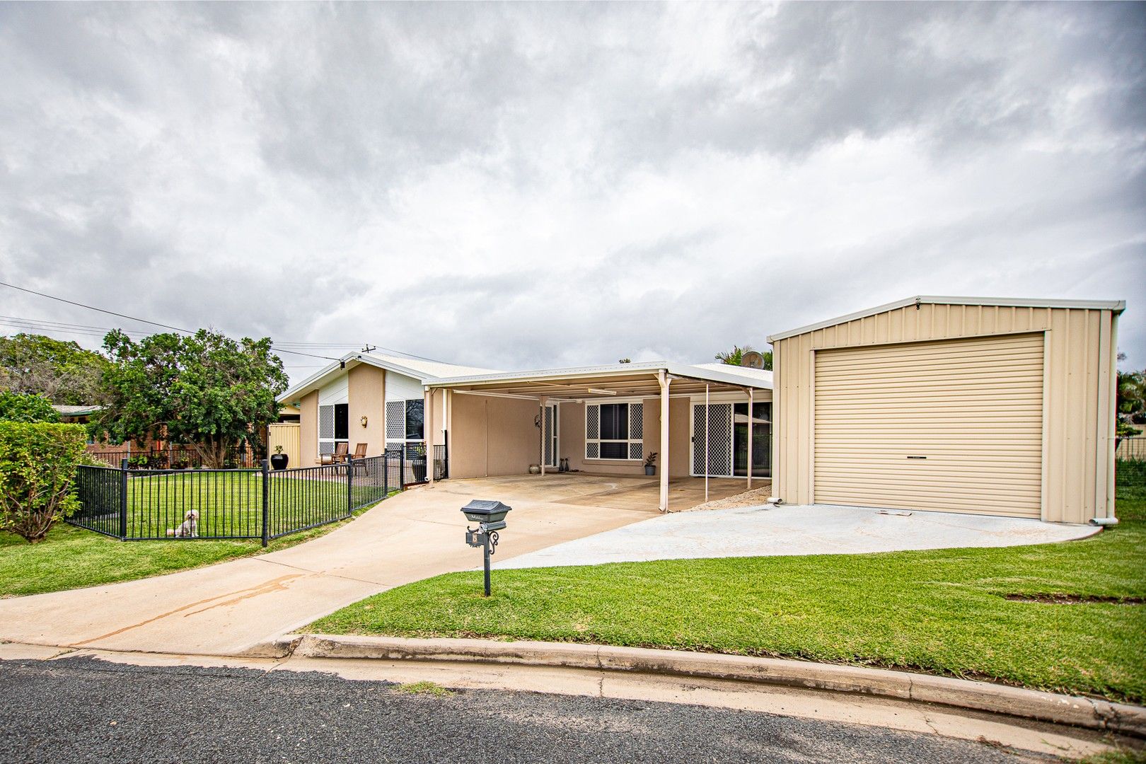 3 bedrooms House in 5 Grant Place EMERALD QLD, 4720