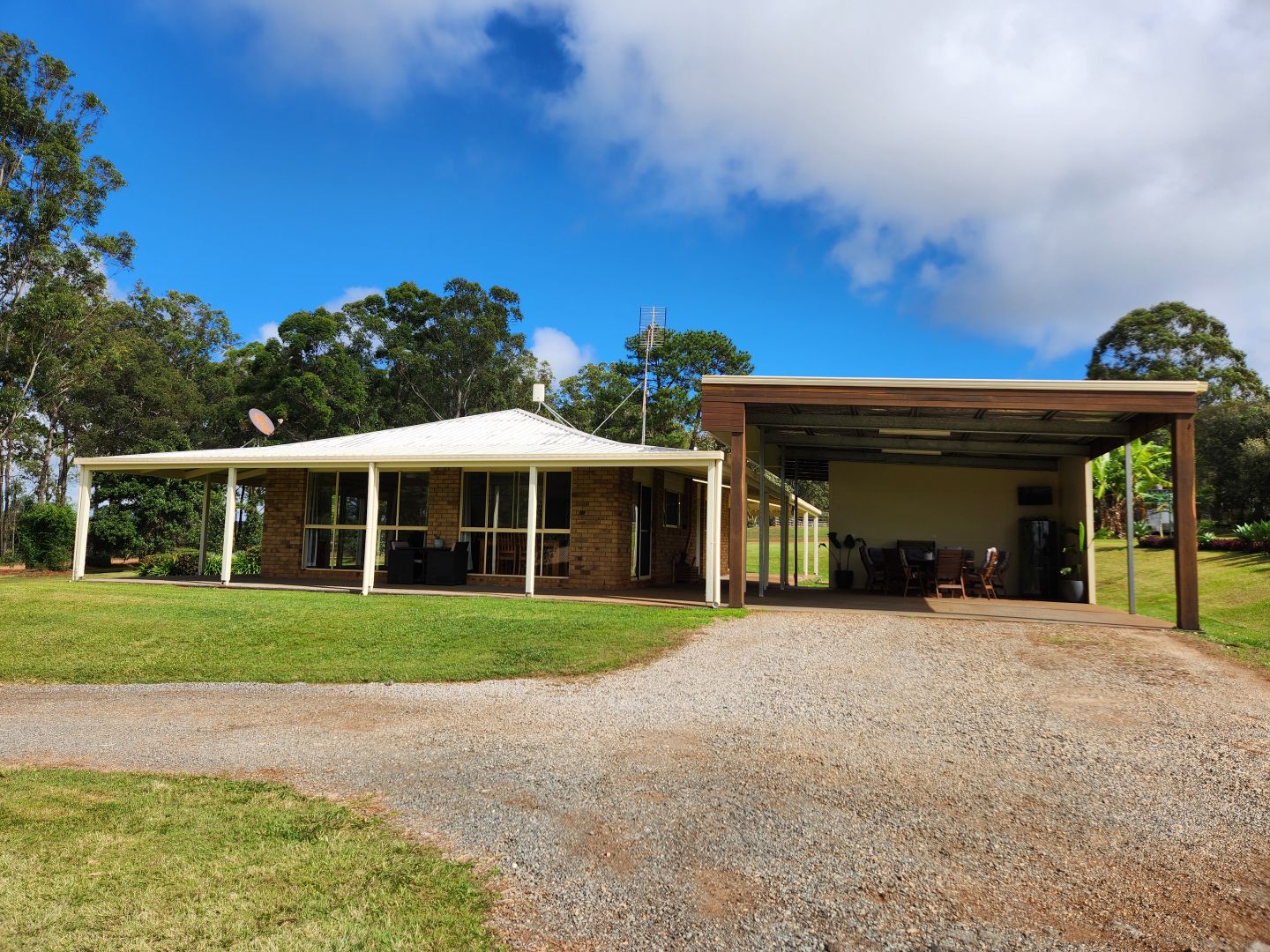 9 Griffin Road, Blackbutt QLD 4314, Image 2