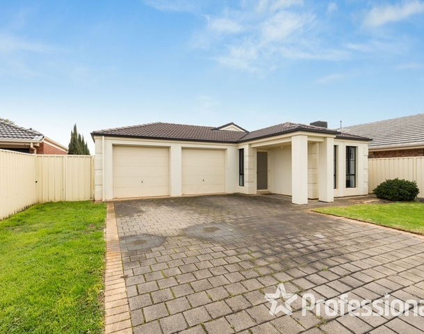 8 Balmoral Court, Paralowie SA 5108