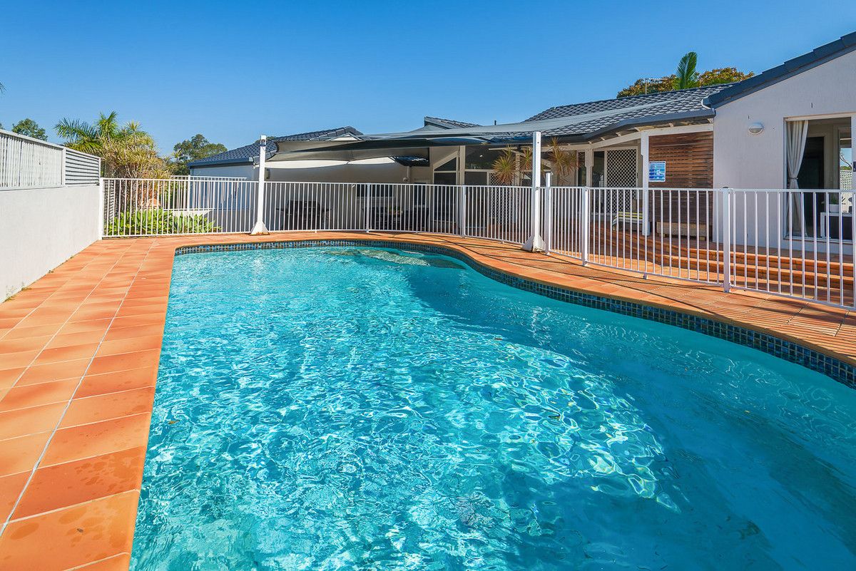 70 Chichester Drive, Arundel QLD 4214, Image 2