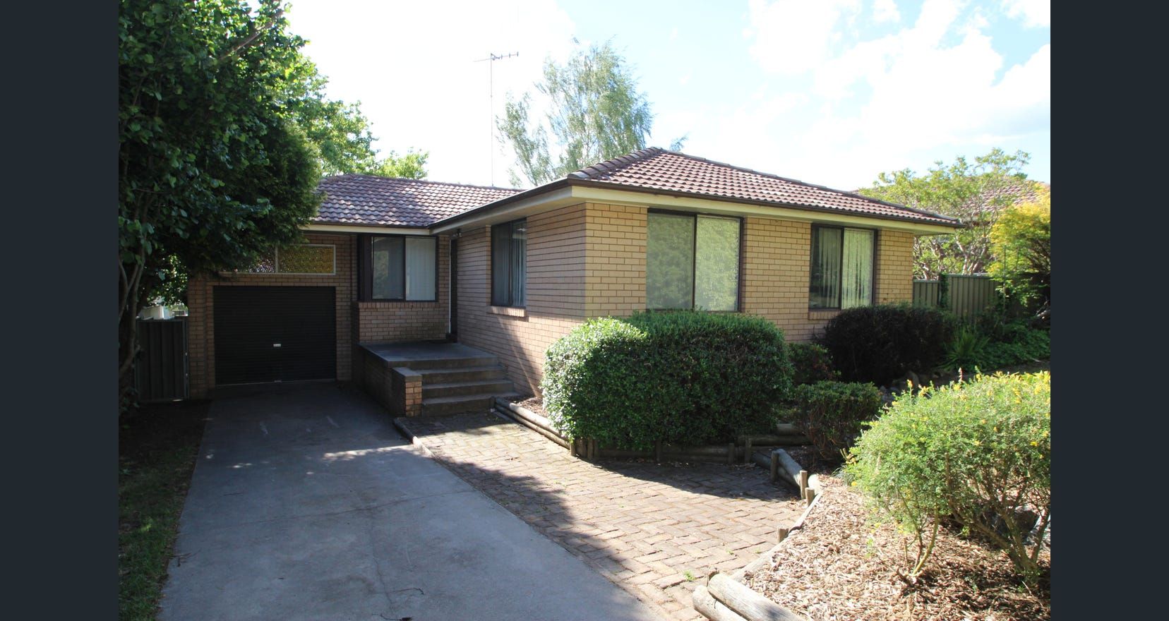 3 bedrooms House in 71 Burrendong Way ORANGE NSW, 2800