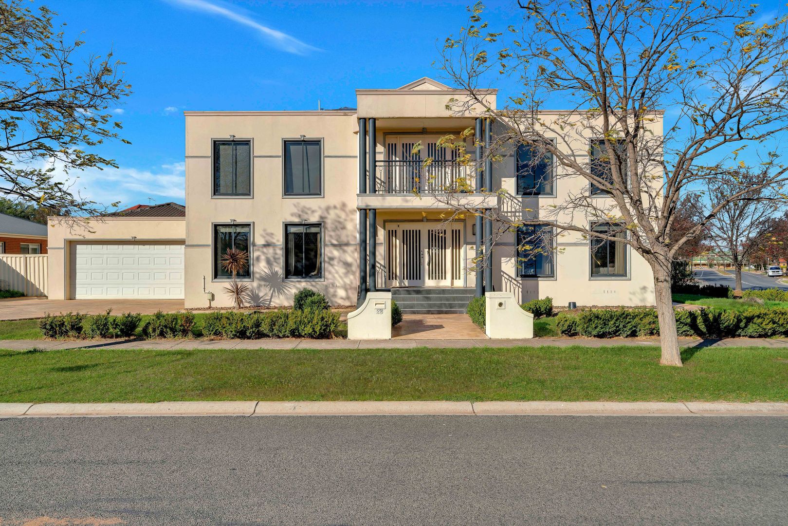 28 Westlake Drive, Melton West Property History & Address Research