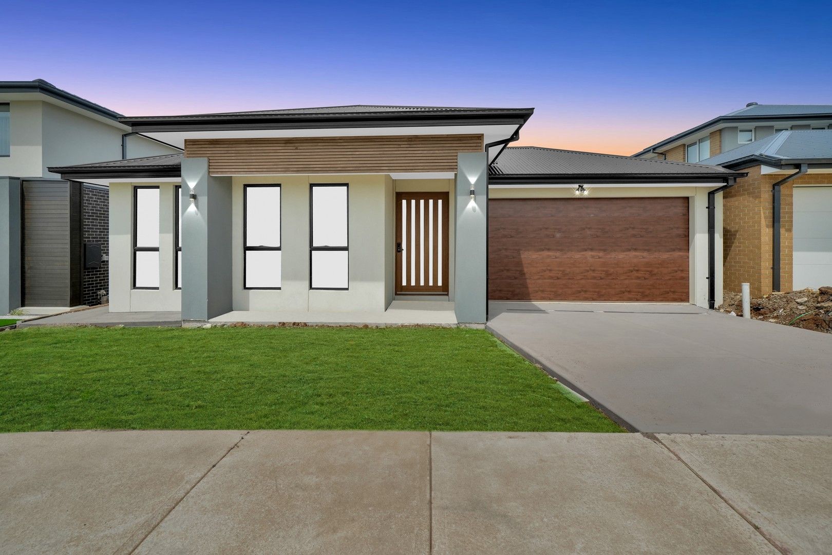 4 bedrooms House in 13 Gardenvale Avenue MAMBOURIN VIC, 3024