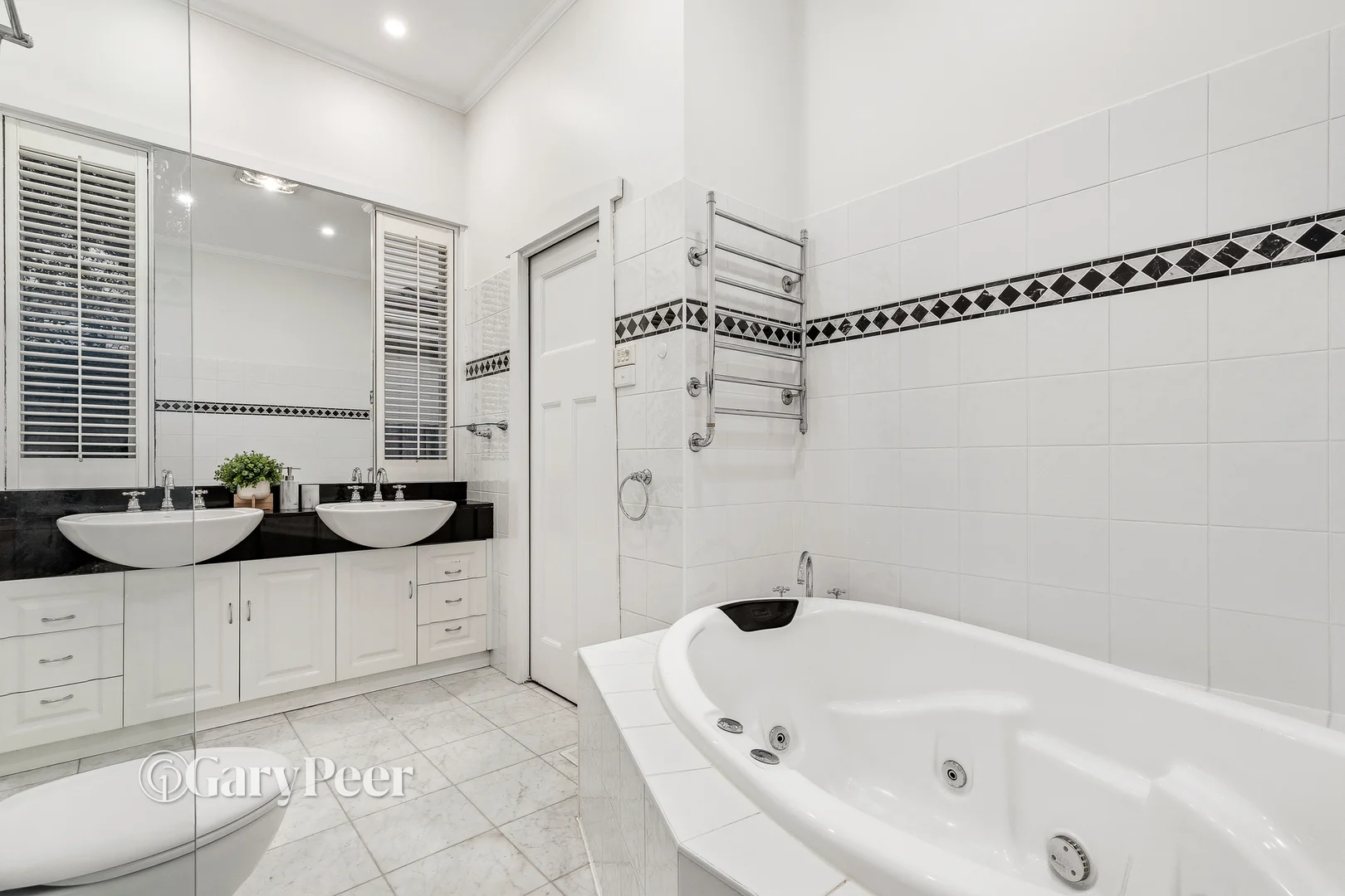 Additional image 11 of 28 Fitzgibbon Crescent, Caulfield North VIC 3161