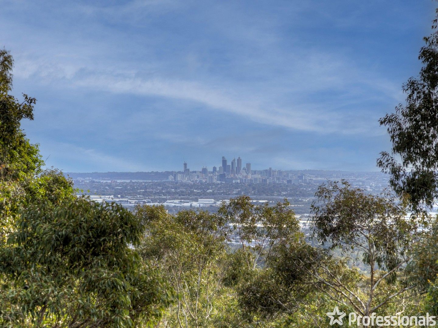 4 bedrooms House in 28 Josephine Crescent KALAMUNDA WA, 6076