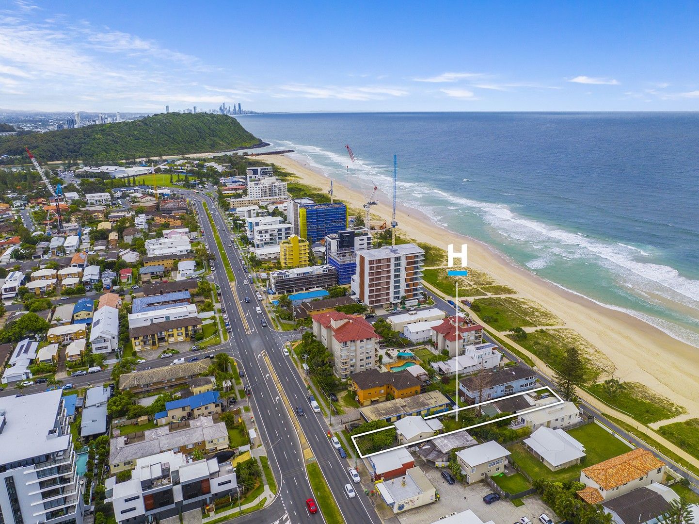 6 bedrooms House in 442 The Esplanade PALM BEACH QLD, 4221