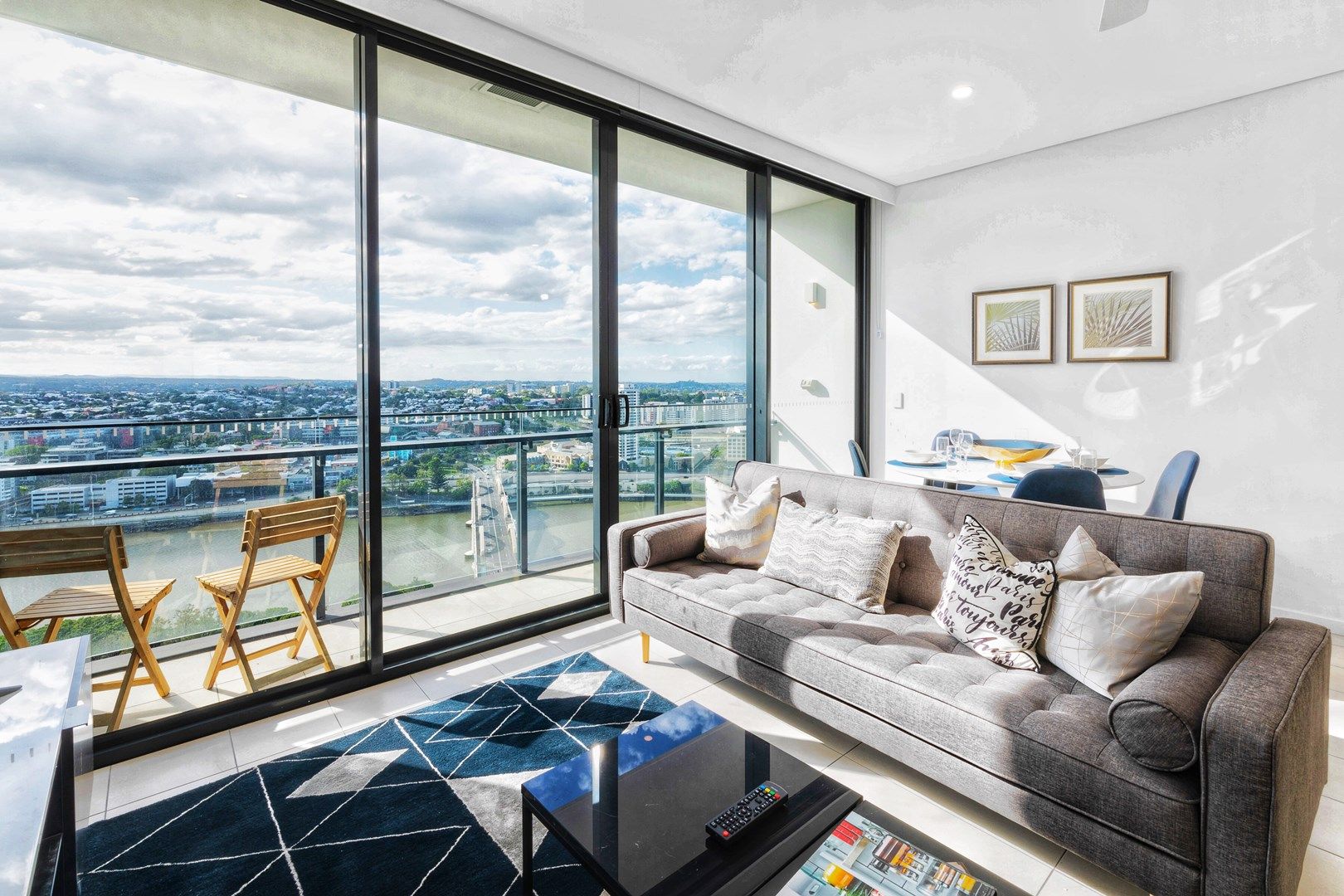 2 bedrooms Apartment / Unit / Flat in 1414/19 Hope Street SOUTH BRISBANE QLD, 4101