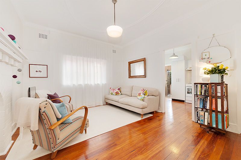 2 bedrooms Apartment / Unit / Flat in 1/4 Devonshire Street CROWS NEST NSW, 2065