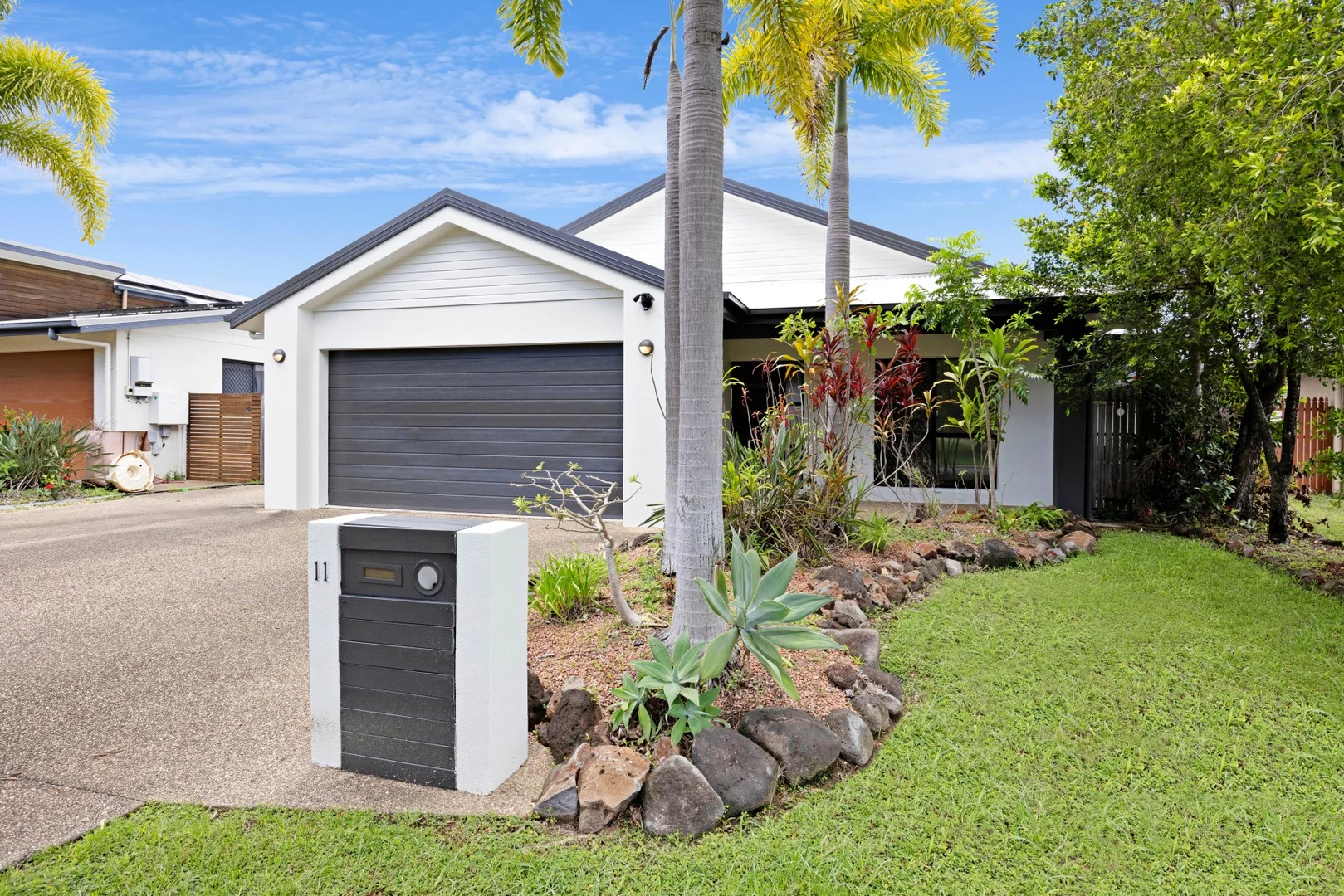 11 Sarina Court, Mount Louisa QLD 4814