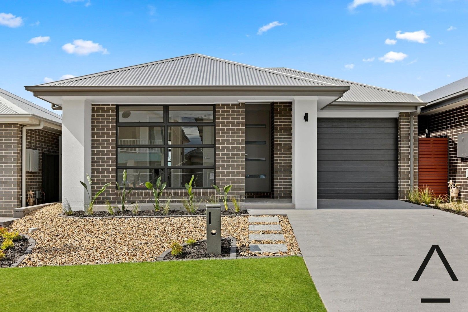 4 bedrooms House in Lot/8248 Reid Close ORAN PARK NSW, 2570