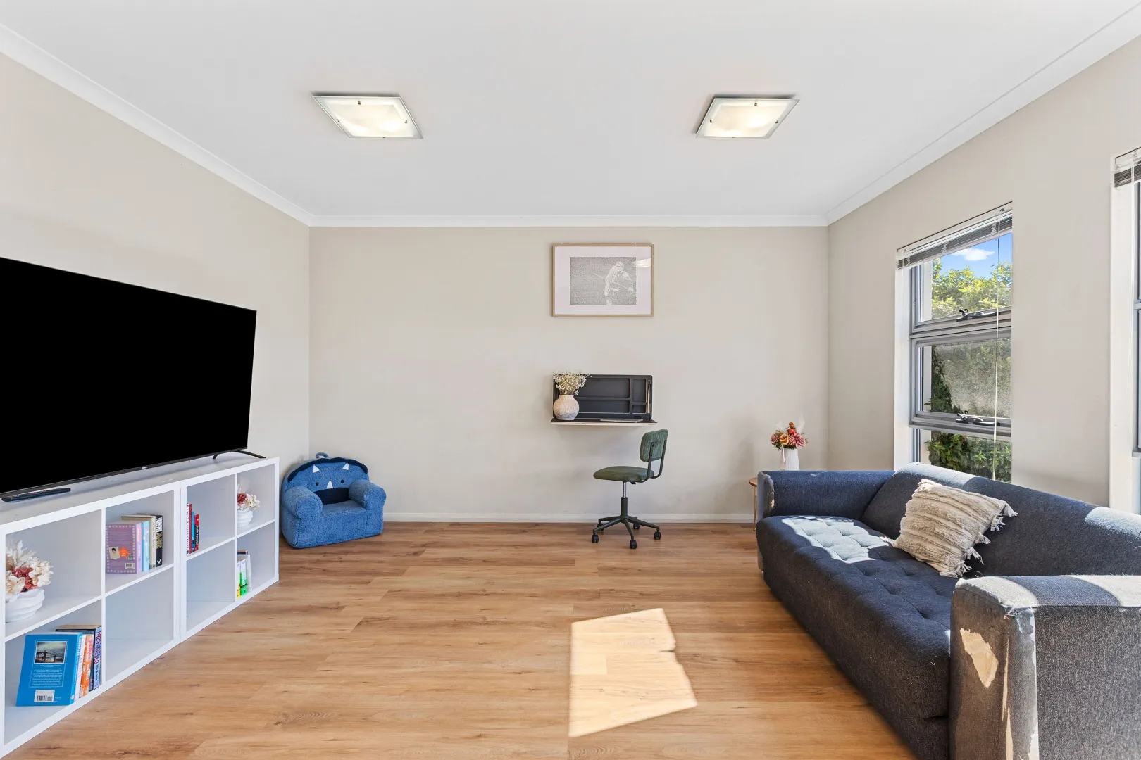 Under Offer with Jayne - View 5