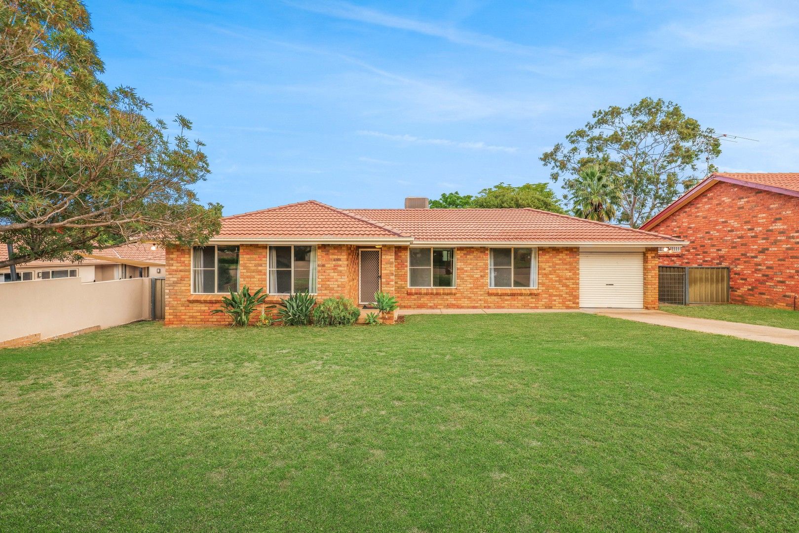 19 Valley Drive, Tamworth NSW 2340, Image 0