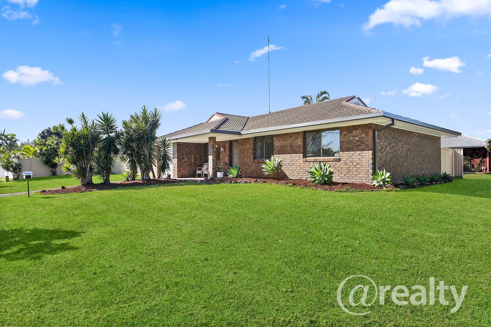 3 bedrooms House in 310 Rio Vista Boulevard MERMAID WATERS QLD, 4218