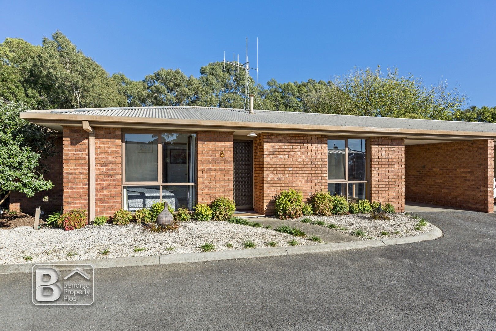 2/9 Crusoe Road, Kangaroo Flat VIC 3555, Image 0