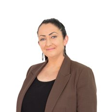 Natasha Taylor, Sales representative