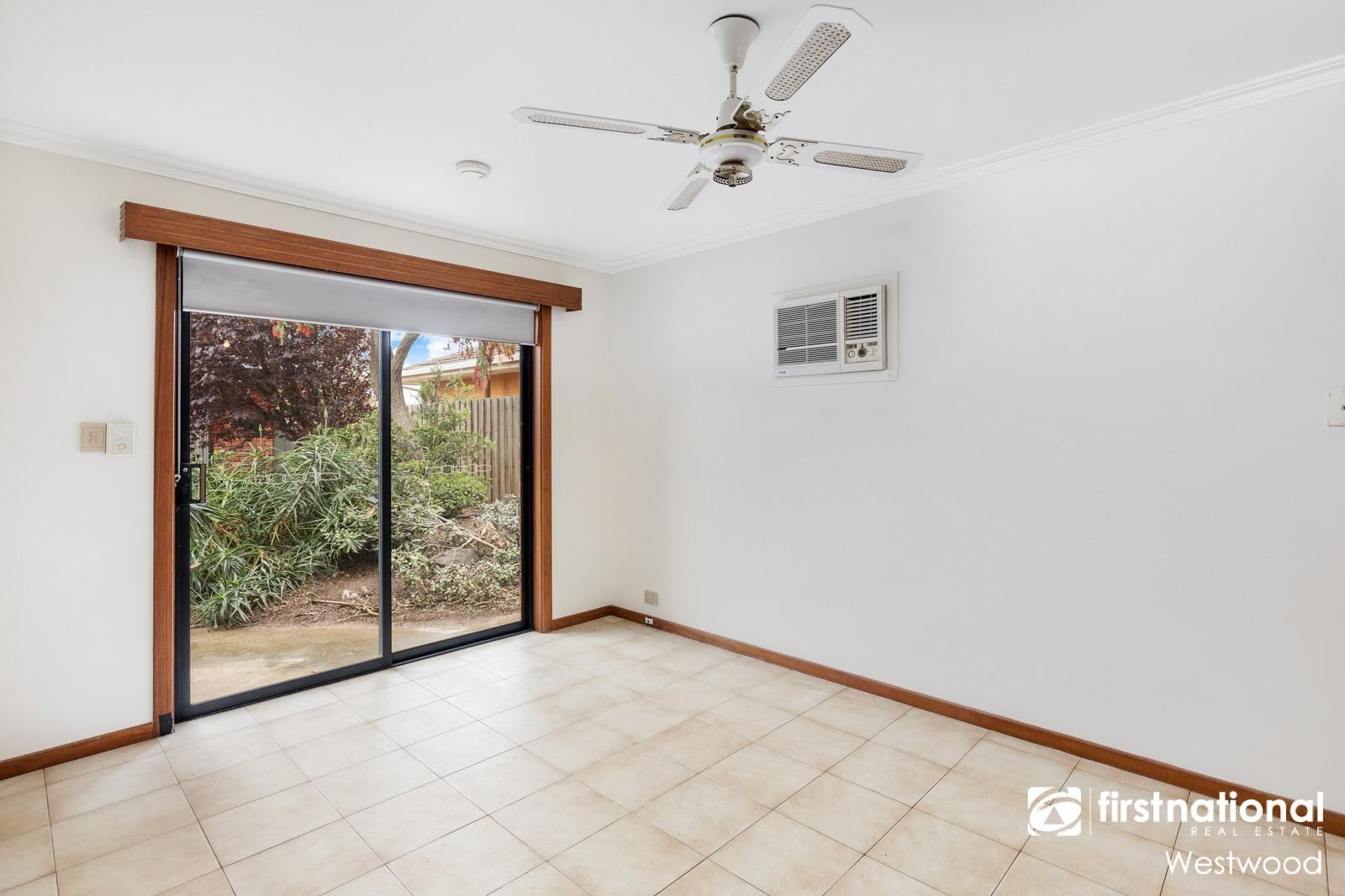 4/22-24 Collins Street, Werribee VIC 3030, Image 2