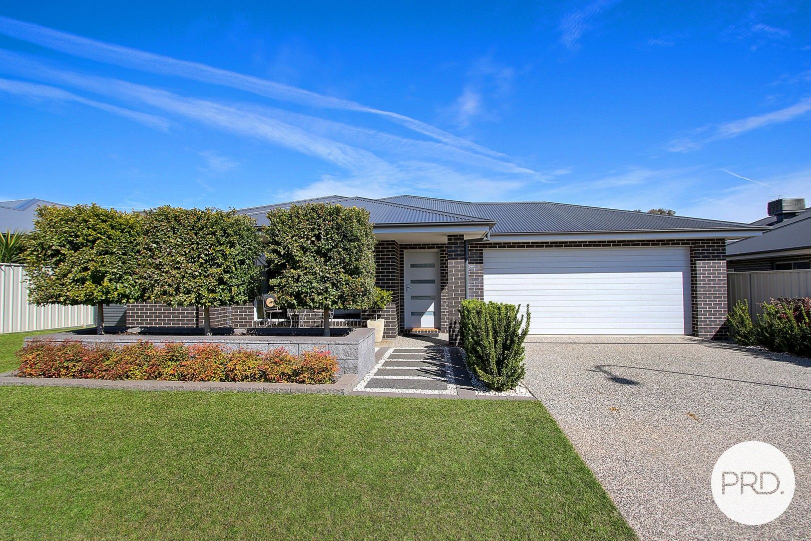 4 bedrooms House in 14 Felstead Circuit THURGOONA NSW, 2640