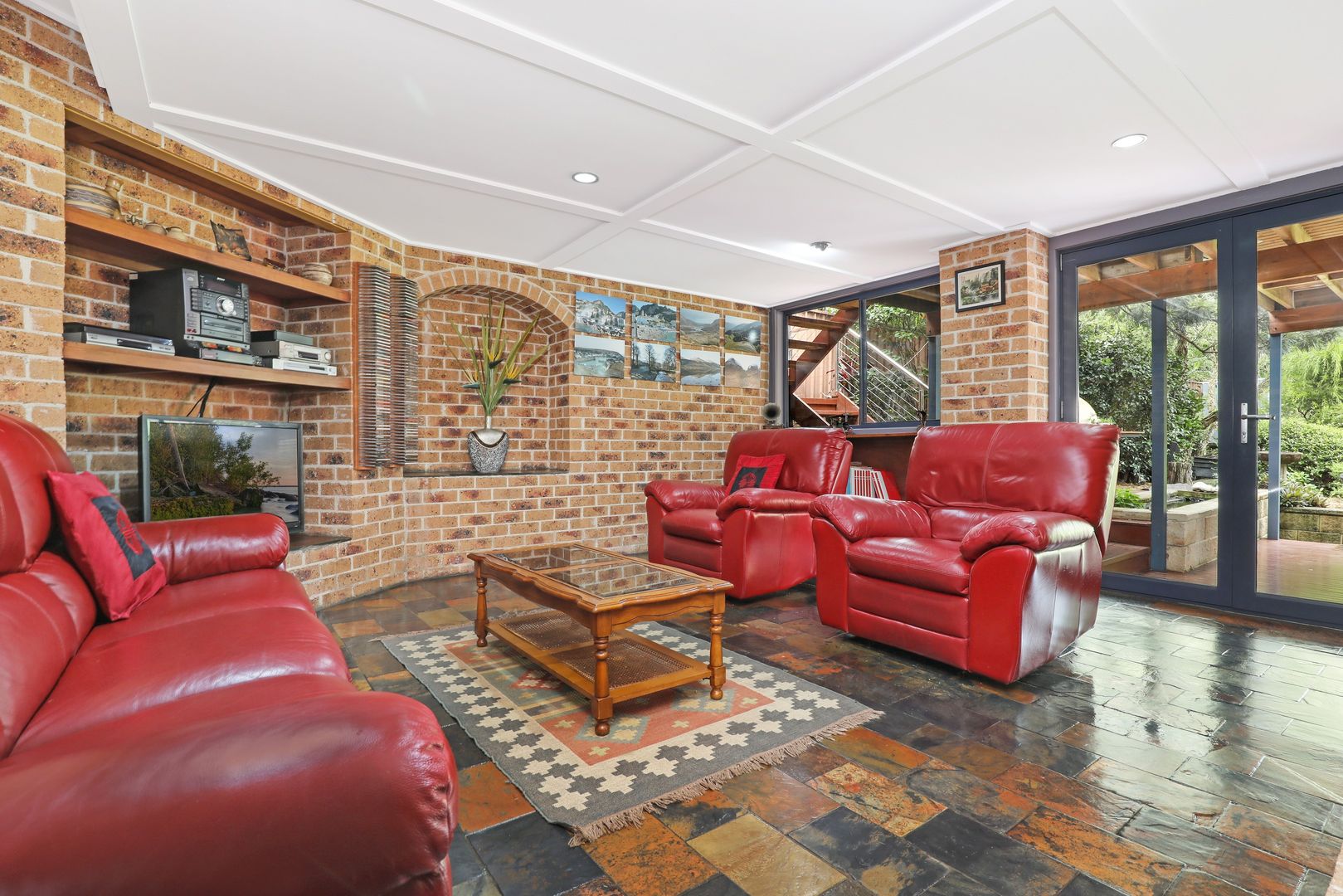 2 Bradley Avenue, Mount Kembla NSW 2526, Image 2