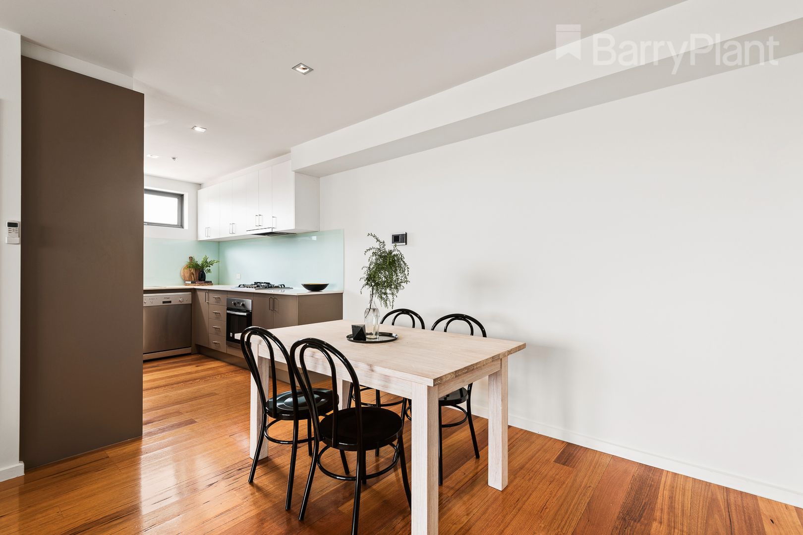 8 9 Pascoe Street Pascoe Vale Vic 3044 Apartment For