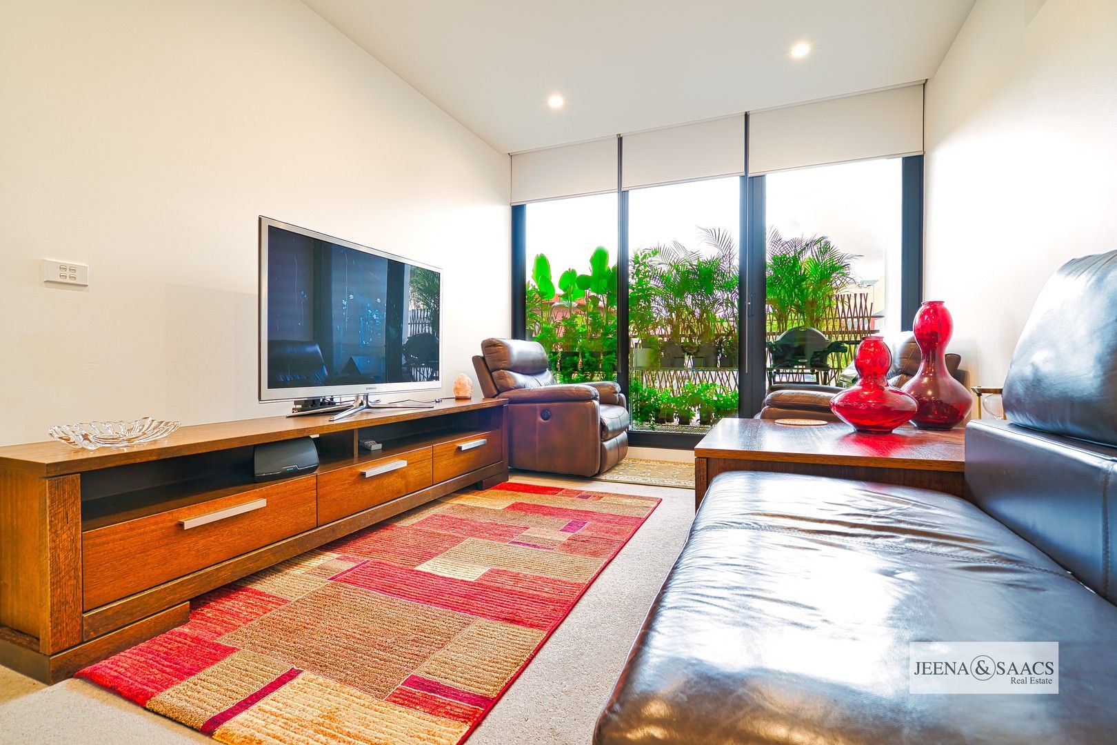 2 bedrooms Apartment / Unit / Flat in 203/251 Canterbury Road FOREST HILL VIC, 3131